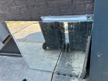 3 grote spiegels 100x 97 en een die door midden is