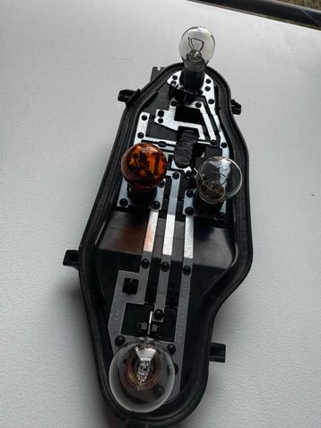 Achterlicht Peugeot Partner/Berlingo beschikbaar voor biedingen