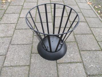 Vuurkorf en schaal beschikbaar voor biedingen