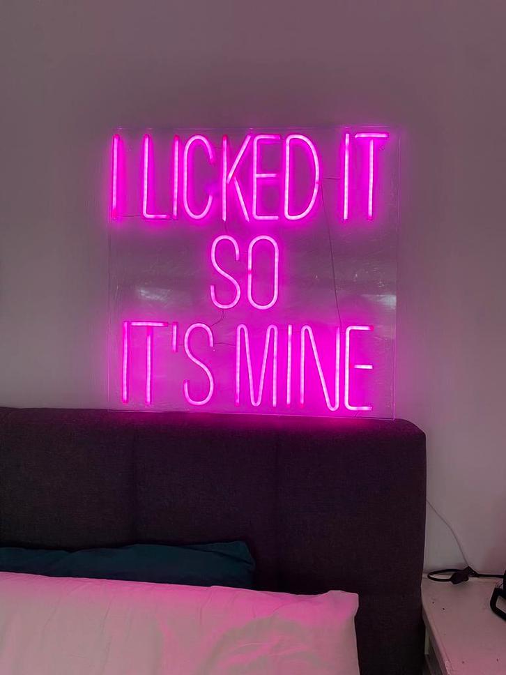 Neon look letters LED wandlamp roze, Huis en Inrichting, Lampen | Wandlampen, Zo goed als nieuw, Ophalen