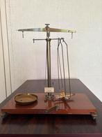 Vintage apothekersweegschaal – messing & hout, Ophalen of Verzenden, Gebruikt, Minder dan 10 kg