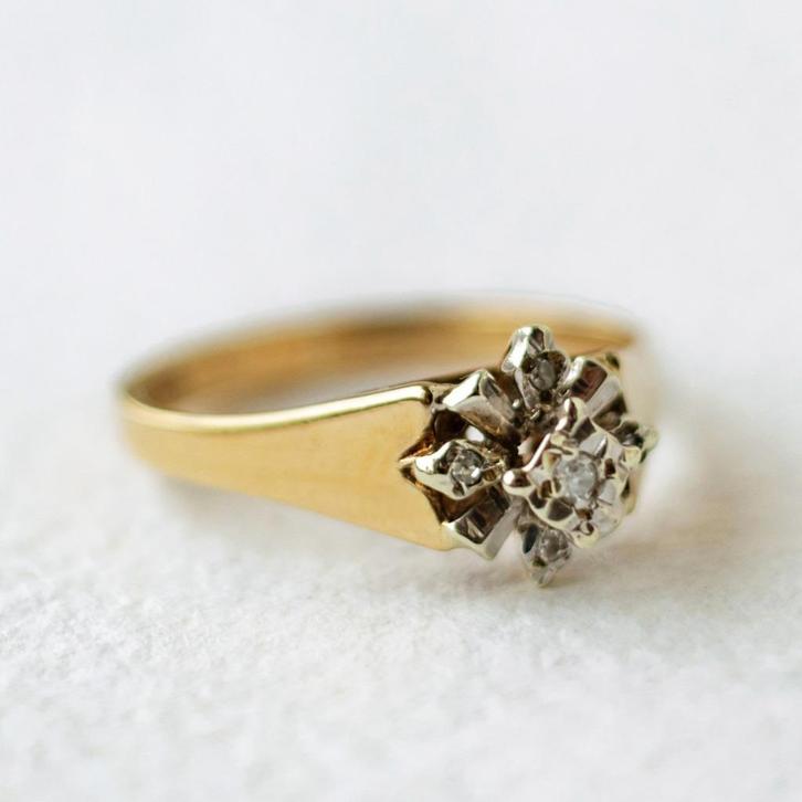 Vintage 9ct goud cluster ring met diamant - 17,75, Sieraden, Tassen en Uiterlijk, Ringen, Zo goed als nieuw, Dame, 17 tot 18, Goud