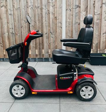 Scootmobiel Pride 4 wiel in zeer goede staat.Weinig gebruikt beschikbaar voor biedingen
