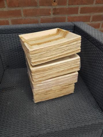 95 palmblad borden 24x24cm beschikbaar voor biedingen