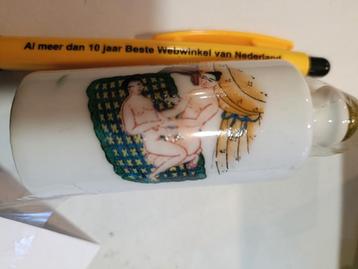 Oude medecine bottle Nepal  beschikbaar voor biedingen