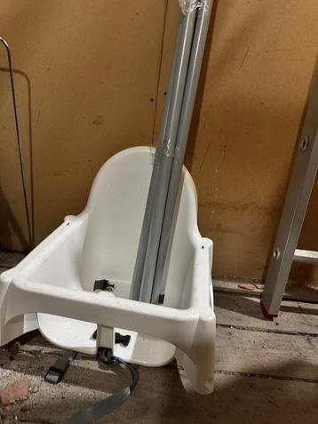 Kinderstoel (eetstoel) van de Ikea beschikbaar voor biedingen