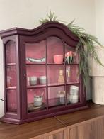 Kleurrijk hangkastje voor koffiehoek of vitrine, Huis en Inrichting, Kasten | Vitrinekasten, Ophalen
