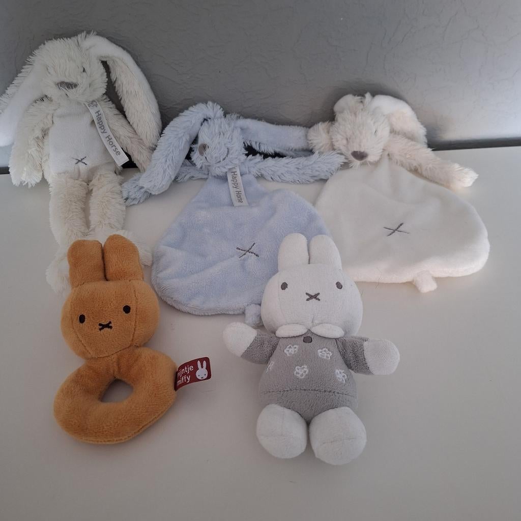 Knuffeldoekjes, Nijntje rammelaar en konijn knuffel, Kinderen en Baby's, Speelgoed | Knuffels en Pluche, Ophalen, Zo goed als nieuw