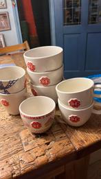 Acht Douwe Egberts kopjes, Huis en Inrichting, Keuken | Servies, Ophalen of Verzenden, Zo goed als nieuw, Overige stijlen, Kop(pen) en/of Schotel(s)