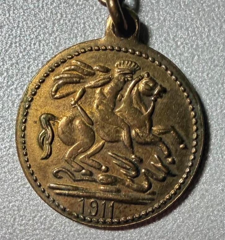 Old 1911 United Kingdom coronation medalet., Sieraden, Tassen en Uiterlijk, Kettinghangers, Zo goed als nieuw, Overige materialen