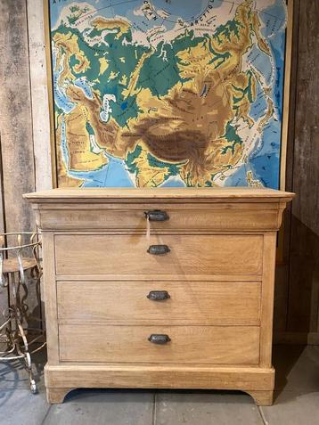 Frans eiken brocante kast ladekast beschikbaar voor biedingen