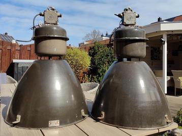 Originele industriële hanglamp(en) uit Noord Frankrijk  beschikbaar voor biedingen