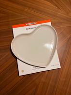 Le Creuset hart serveerschaal, Huis en Inrichting, Keuken | Servies, Nieuw, Ophalen of Verzenden, Schaal of Schalen, Overige stijlen