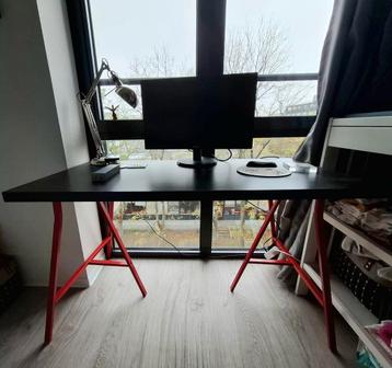 IKEA Bureau Zwart/Rood beschikbaar voor biedingen