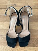 Manfield zwart suede sandalen maat 39, Kleding | Dames, Schoenen, Ophalen of Verzenden, Zo goed als nieuw, Zwart, Sandalen of Muiltjes
