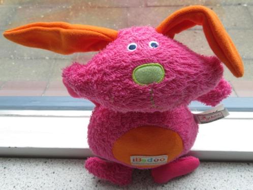 Konijn merk Sigikid roze badstof iBedoo op buik geborduurd, Kinderen en Baby's, Speelgoed | Knuffels en Pluche, Zo goed als nieuw
