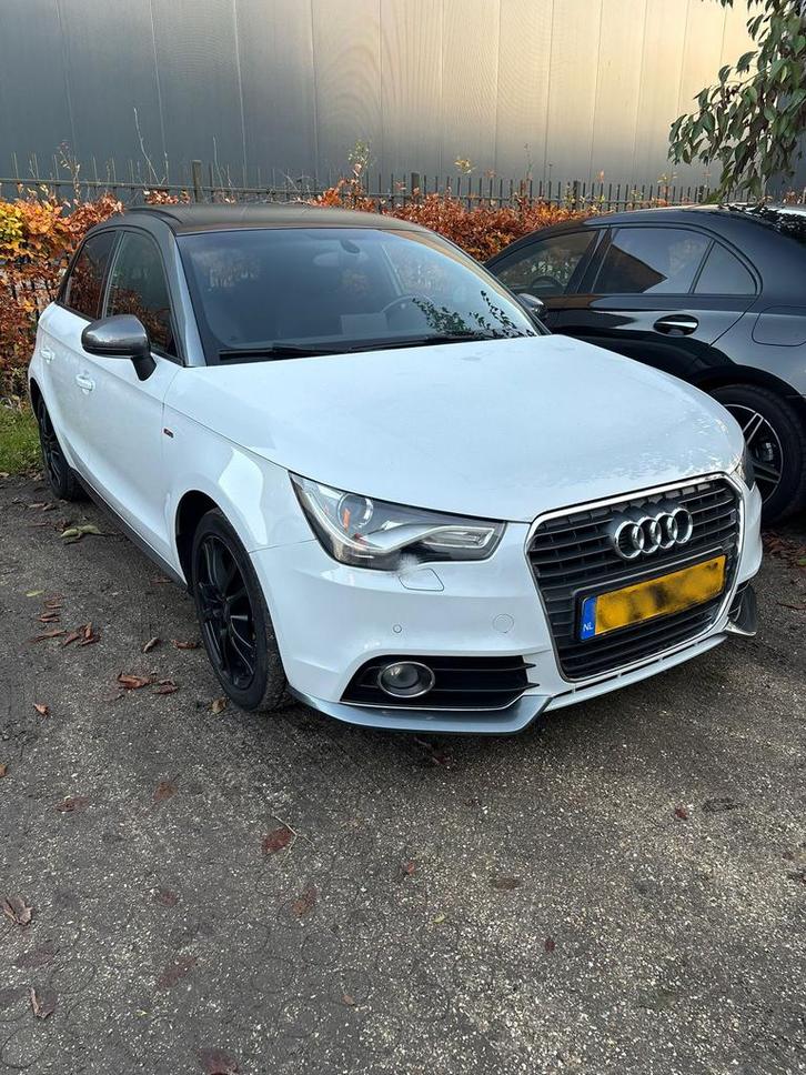 Audi A1 bom vol!, Auto's, Audi, Particulier, A1, Benzine, Automaat, Wit, Zwart, Leder, Ophalen