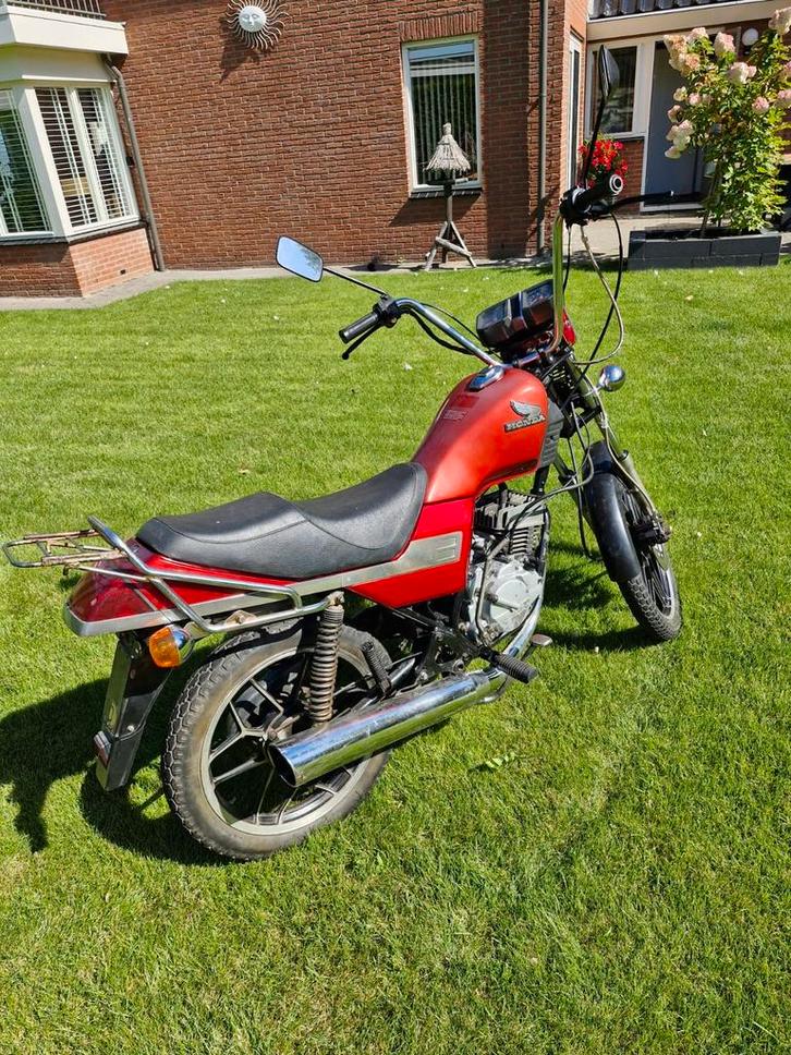 Honda MCX met extra onderdelen en aankoopbewijs, Fietsen en Brommers, Brommers | Honda, Gebruikt, Overige modellen, Maximaal 45 km/u