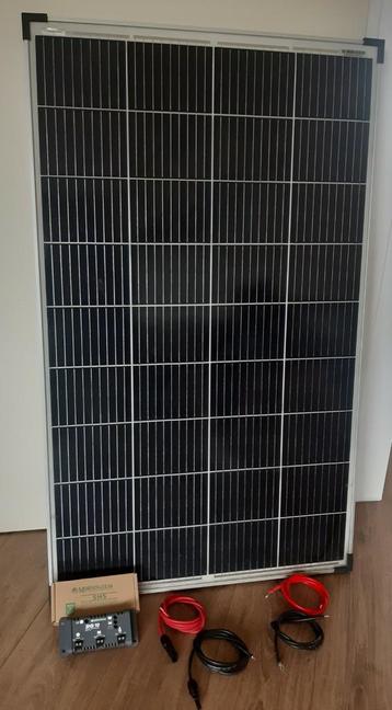 130 watt zonnepaneel met laadregelaar en aansluit kabels  beschikbaar voor biedingen