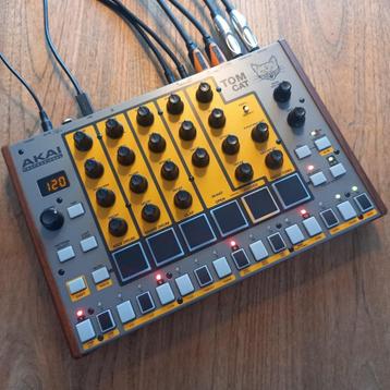 Akai Professional Tom Cat drumcomputer met sequencer beschikbaar voor biedingen