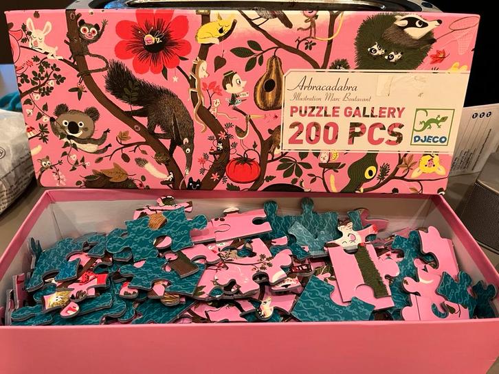 Puzzel sprookjes bos 200 stukjes, Kinderen en Baby's, Speelgoed | Overig, Zo goed als nieuw, Jongen of Meisje, Ophalen