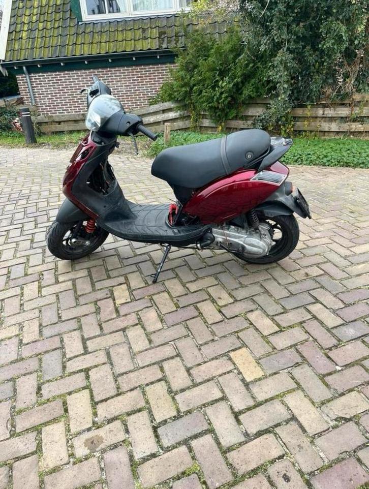 Zip 172cc op brom ZONDER wok met kent, Fietsen en Brommers, Scooters | Piaggio, Zo goed als nieuw, Overige modellen, Tweetakt