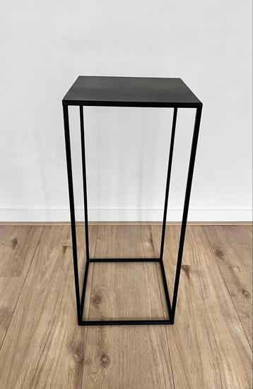 Hoge plantentafel, zuil, zwart metaal, 70 cm beschikbaar voor biedingen