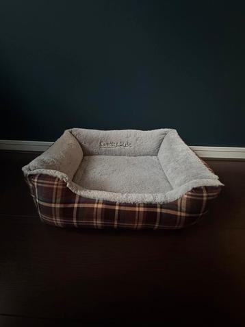 Kattenmandje of hondenmandje beschikbaar voor biedingen