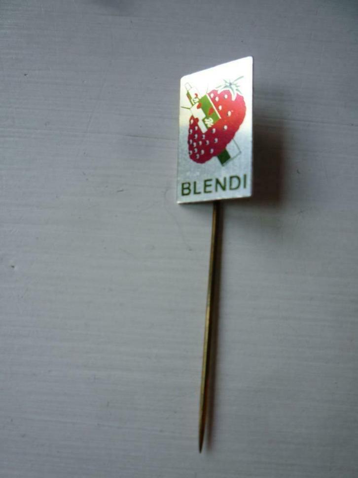 Blendi Tandpasta Aardbei Aluminium Speldje Speld, Verzamelen, Speldjes, Pins en Buttons, Zo goed als nieuw, Speldje of Pin, Merk