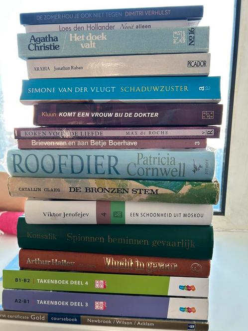 Een boek, Boeken, Partijen en Verzamelingen, Zo goed als nieuw, Ophalen