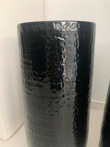 6 ZGAN zwarte 51cm hoge keramieken plantenpot Mica beschikbaar voor biedingen