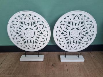 Houten ornament 2x beschikbaar voor biedingen