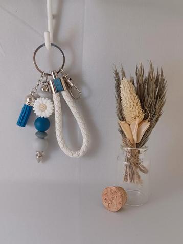 Beadable tassenhanger/sleutelhanger wit-blauw-grijs beschikbaar voor biedingen