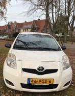 Toyota Yaris 1.0 12V Vvt-i 5DR Terra 2011 Wit, Auto's, Voorwielaandrijving, Euro 5, 750 kg, Wit