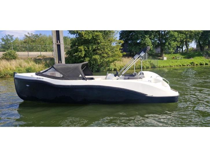 Oud Huijzer 700, Watersport en Boten, Sloepen, Gebruikt, 50 tot 70 pk, 6 meter of meer, Binnenboordmotor, Benzine, Polyester