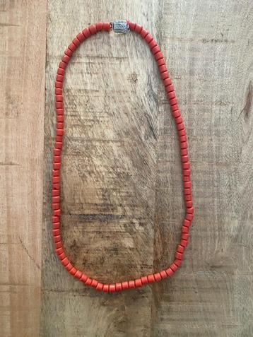 Collier Bloedkoraal beschikbaar voor biedingen