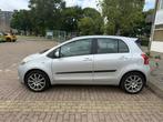 Toyota Yaris 1.3 16V Vvt-i 5DR 2007 Grijs, Auto's, Voorwielaandrijving, 40 €/maand, Zwart, 4 cilinders