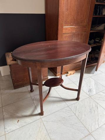 Ovale bijzet tafel hxbxd - 77x97x66cm beschikbaar voor biedingen