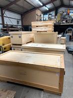 Diverse transportkisten afkomstig van museum, Ophalen