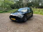BMW 1-Serie 114i executive, 2014 (XENON, Open dak, Carplay), Auto's, BMW, 1-Serie, 65 €/maand, Zwart, 4 cilinders