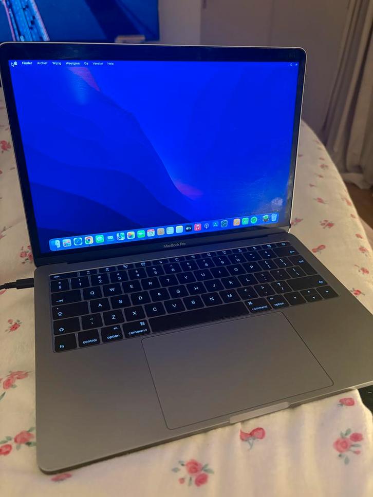 MacBook Pro (defect), Computers en Software, Apple Macbooks, Gebruikt, MacBook Pro, 13 inch, 2 tot 3 Ghz, 256 GB, 8 GB, Qwerty