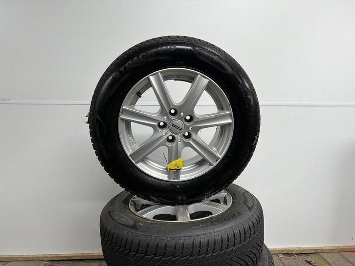 Nissan Qashqai 2007 -2014 Winterbanden 215/65 R16 Minerva, Auto-onderdelen, Banden en Velgen, Banden en Velgen, Gebruikt, Ophalen of Verzenden