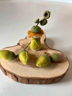 Eikelpopje met vilten eikels herfstseizoentafel, Hobby en Vrije tijd, Vilt, Ophalen of Verzenden, Nieuw