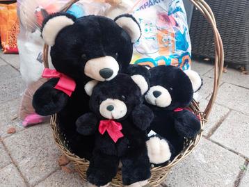 Grote Knuffelcollectie - 3 zakken + mand met beren! beschikbaar voor biedingen