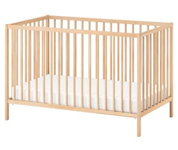 Babybedje - Ikea Sniglar met dikke comfortabel matras. beschikbaar voor biedingen