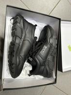 Versace heren sneakers zwart maat 44 nieuw !, Ophalen of Verzenden, Zo goed als nieuw, Zwart
