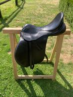 Zadel 17,5 inch – zwart, Dieren en Toebehoren, Paarden en Pony's | Zadels, Ophalen, Gebruikt, Springen