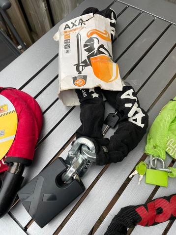 Zware AXA motor sloten 1x nieuw en 1x gebruikt zie foto’s beschikbaar voor biedingen
