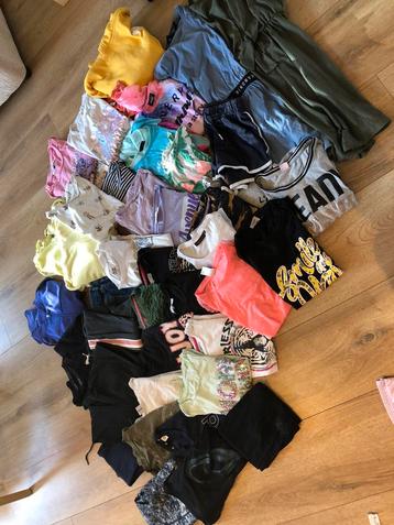 Leuke set 152/158 meisjeskleding shirt jurkjes broeken etc beschikbaar voor biedingen