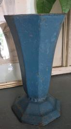 Oude Franse gietijzeren tuin vaas in n mooie kleur blauw, Antiek en Kunst, Curiosa en Brocante, Ophalen of Verzenden